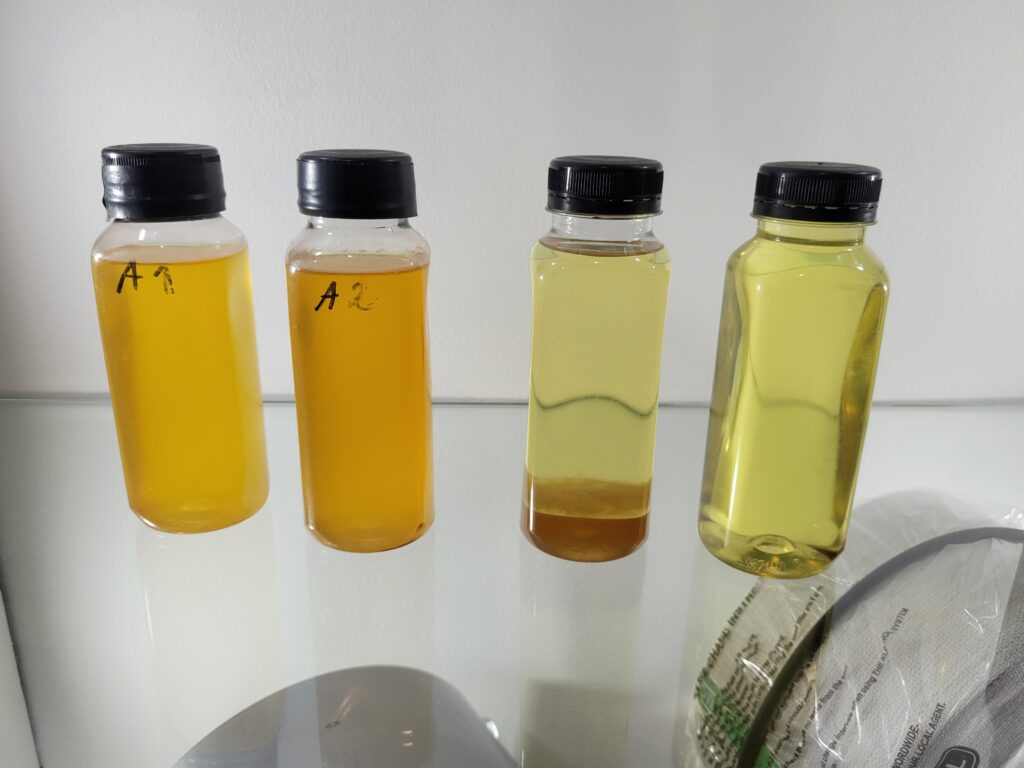 porównanie oleju przed i po mikrofiltracji – poprawa klasy czystości